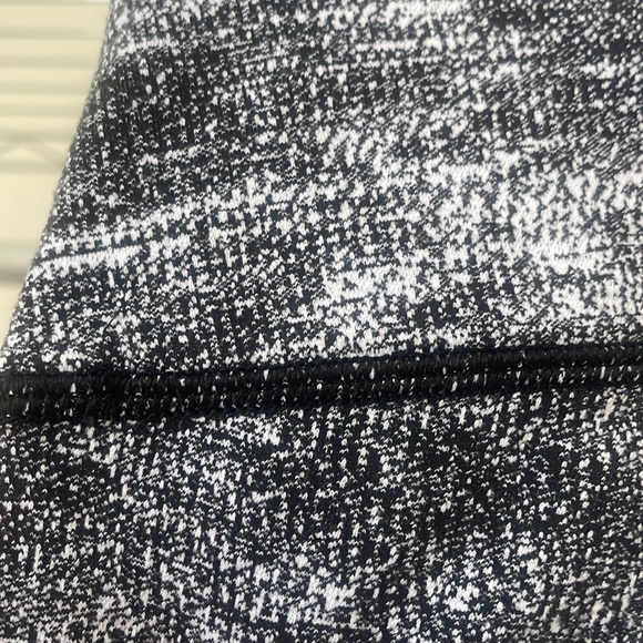 Lululemon legging - Picture 3 of 6